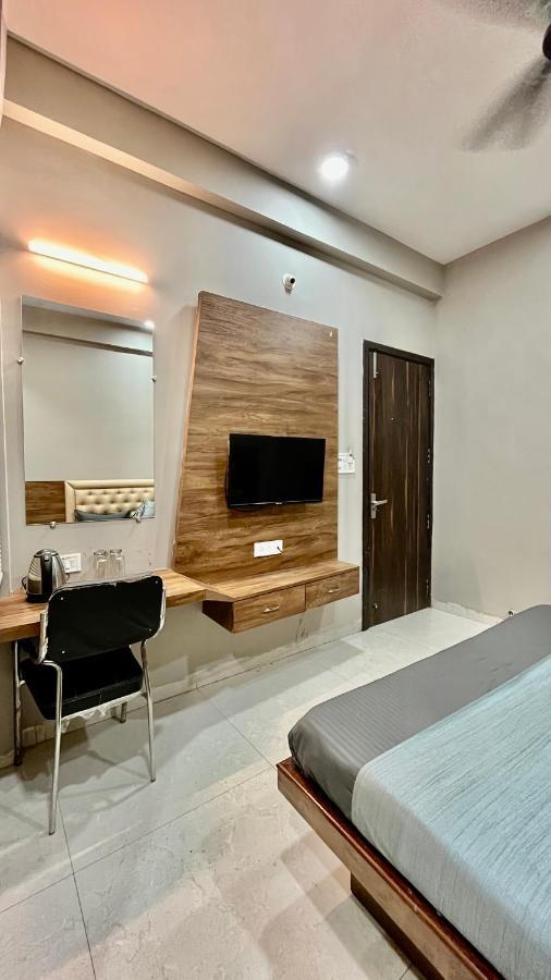 Stayzy Evanka Indore Ngoại thất bức ảnh